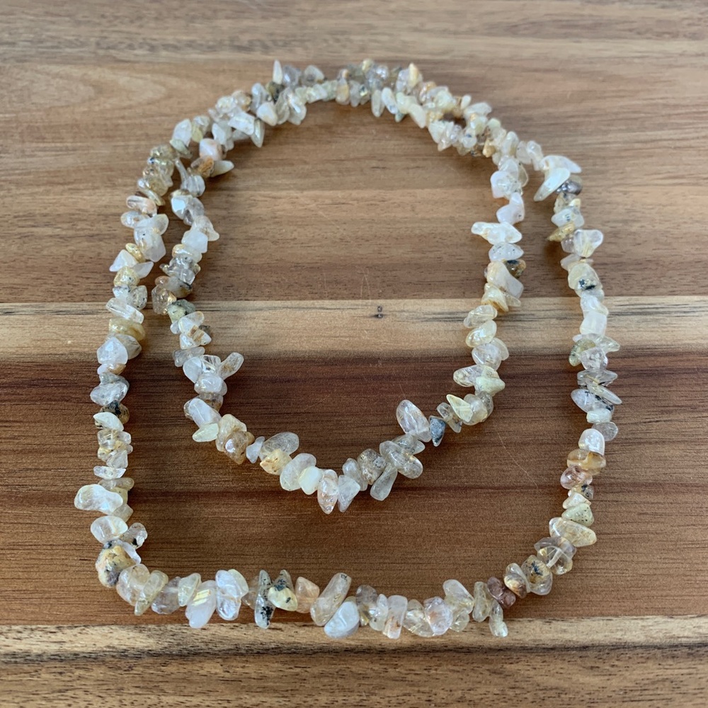 Quartz chip strand